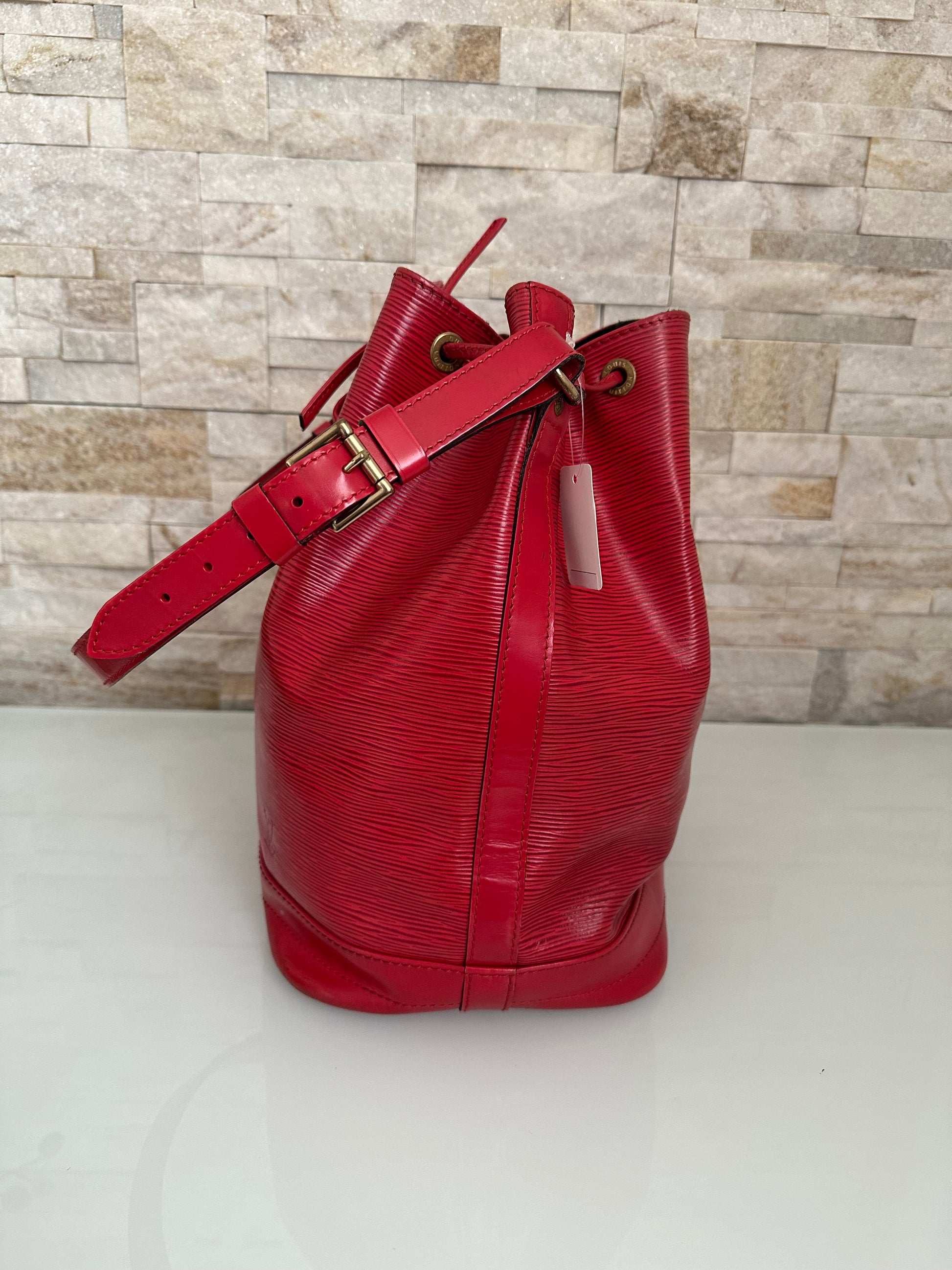 Louis Vuitton Grand Noe Epi