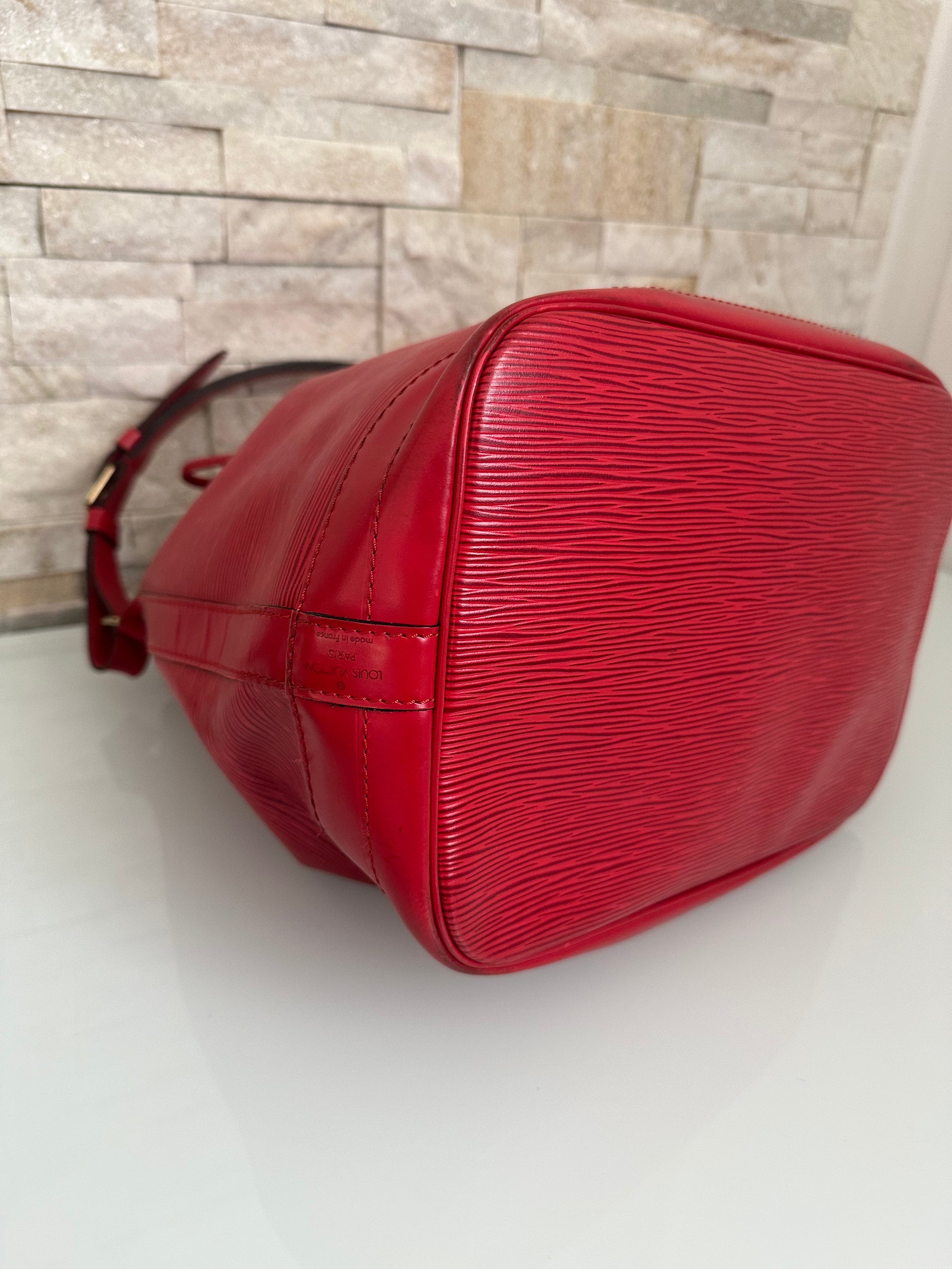 Louis Vuitton Grand Noe Epi