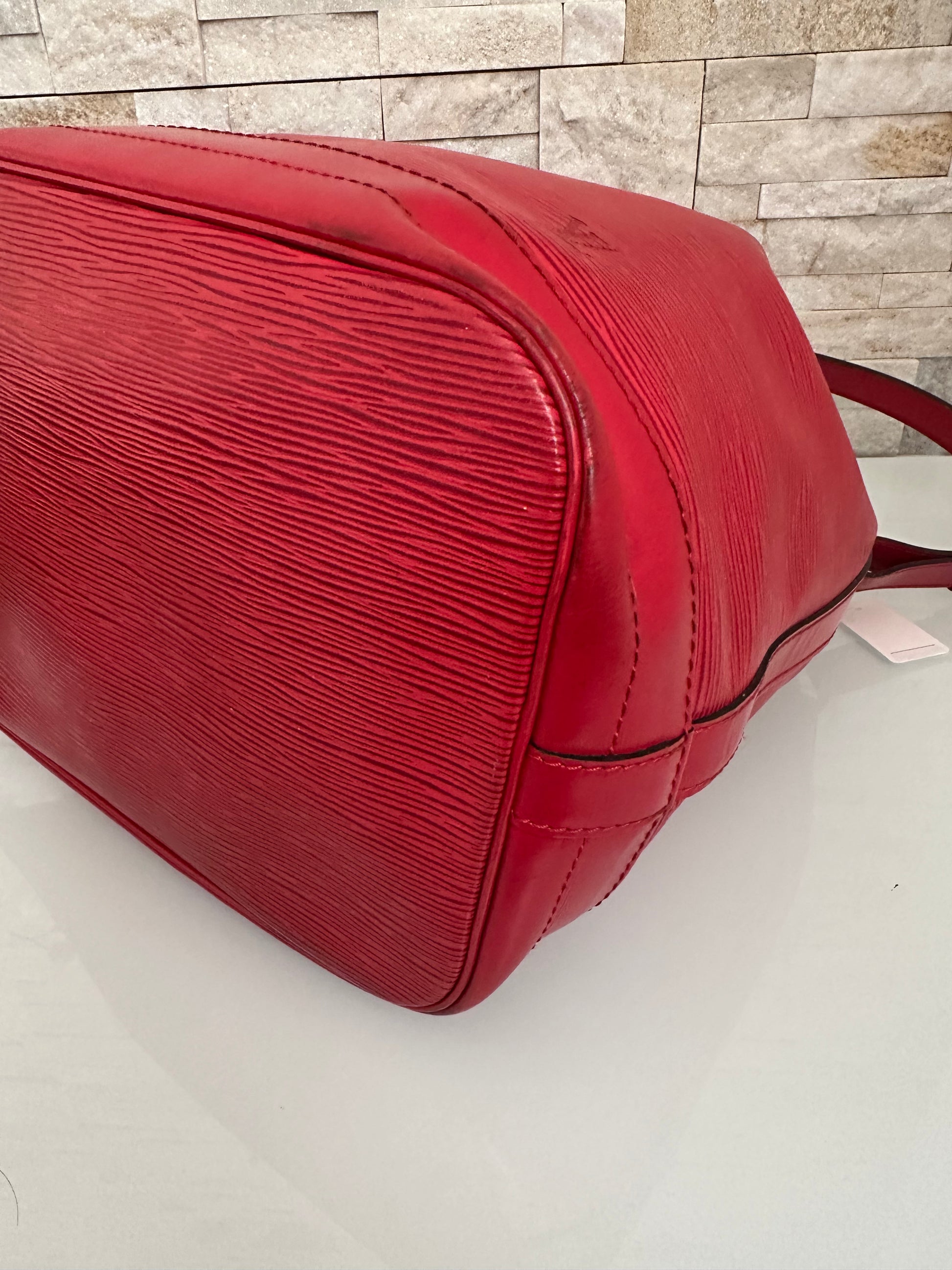 Louis Vuitton Grand Noe Epi