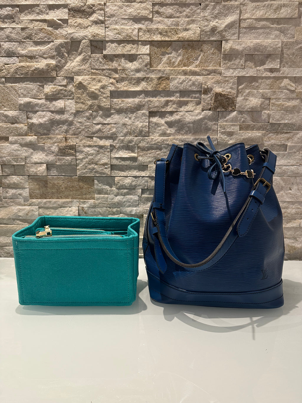 Louis Vuitton Grand Noe Epi