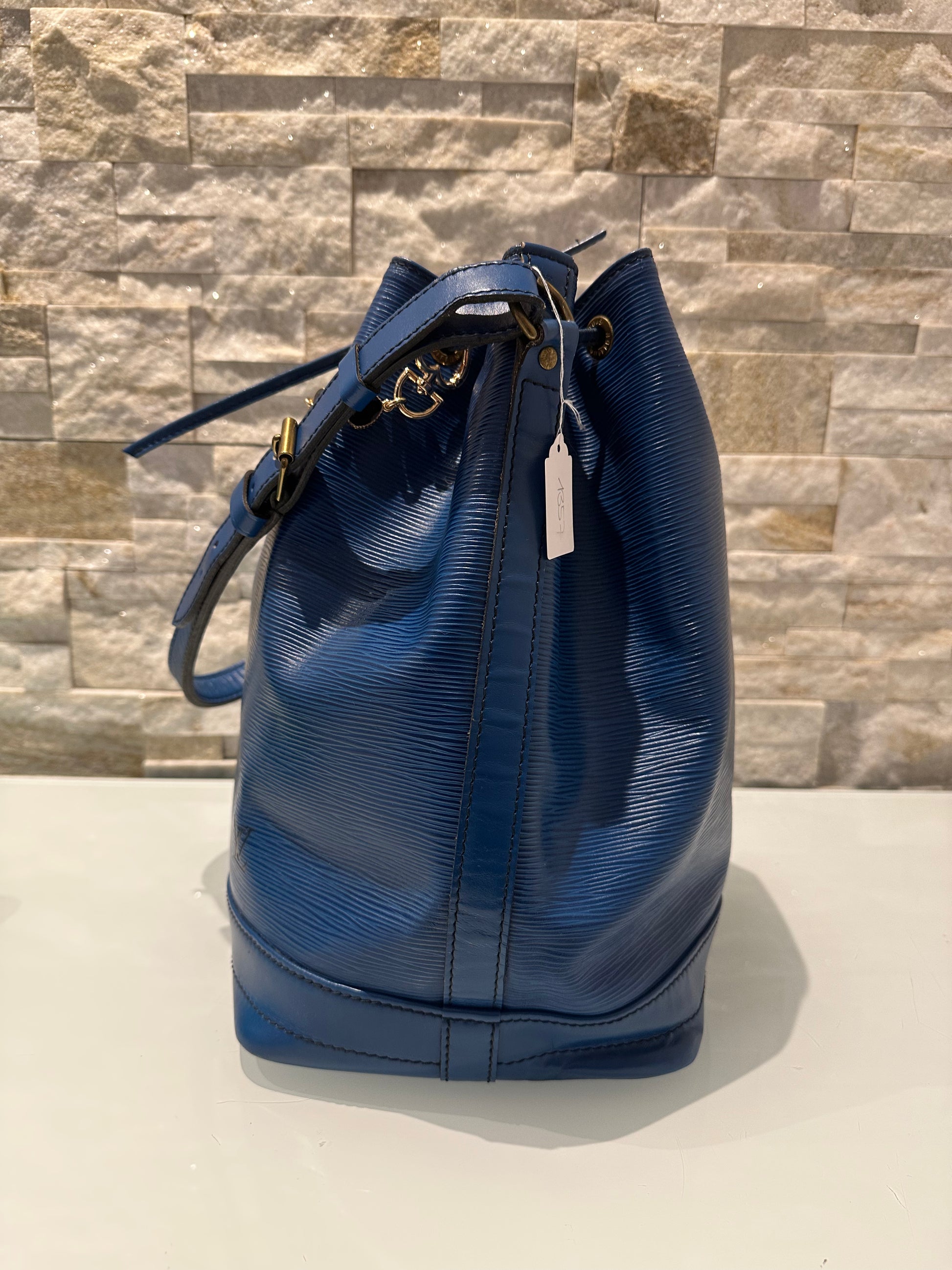 Louis Vuitton Grand Noe Epi