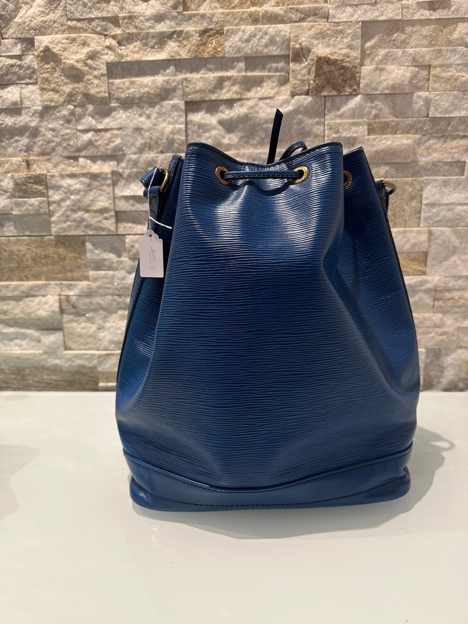 Louis Vuitton Grand Noe Epi