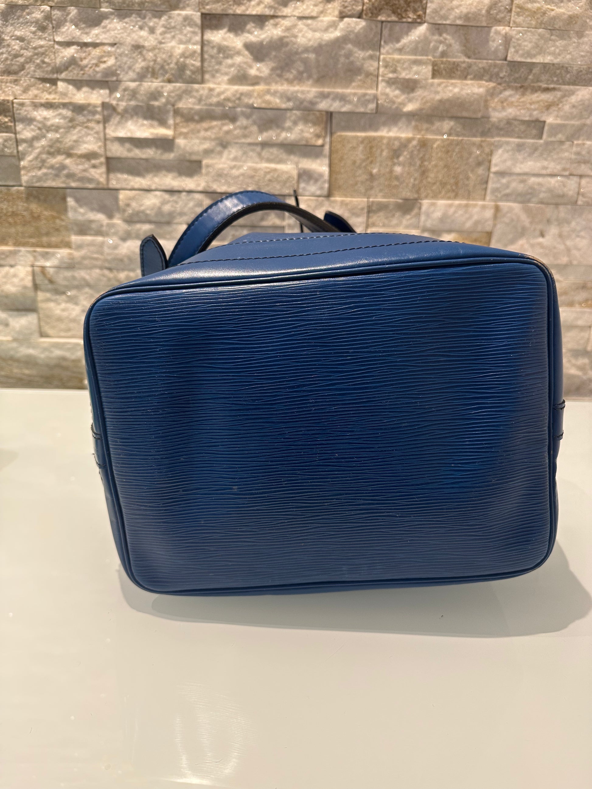 Louis Vuitton Grand Noe Epi